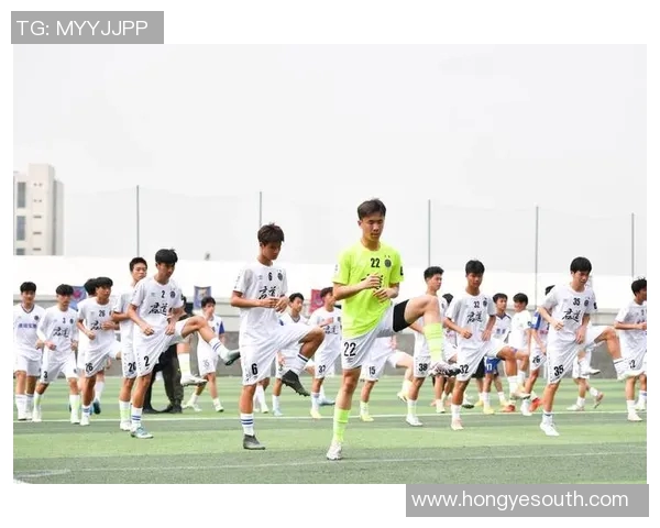 足球明星退役后转型执教的成功与挑战分析