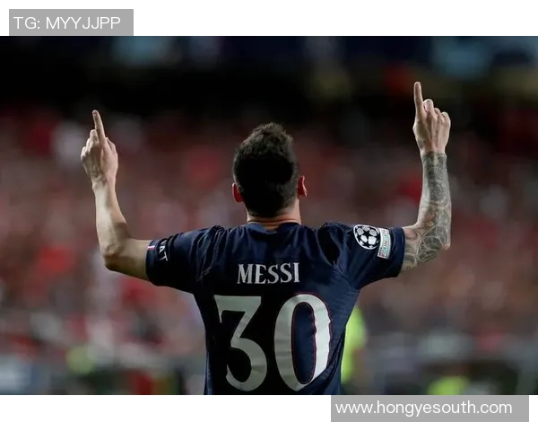 足球明星梅西太太的优雅瞬间与时尚风采全景展示